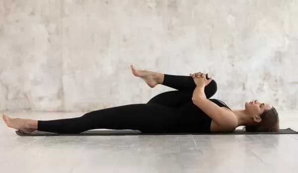 Jak wzmocnić kolana? 7 ćwiczeń na sprawność i życie bez bólu