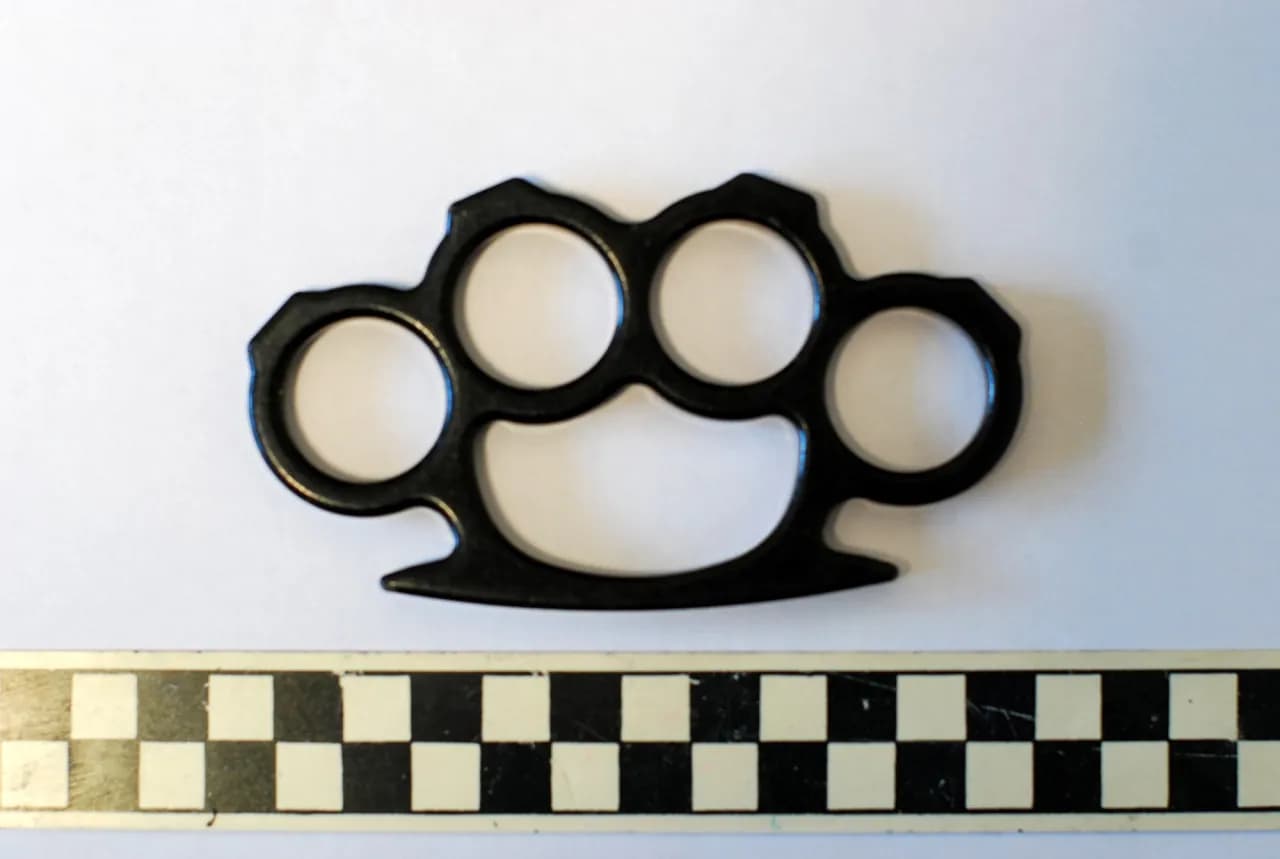 Kastet: Co musisz wiedzieć o jego legalności i karach w Polsce?